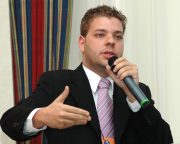 Ex-conselheiro Bechara assume diretoria da Rede Globo