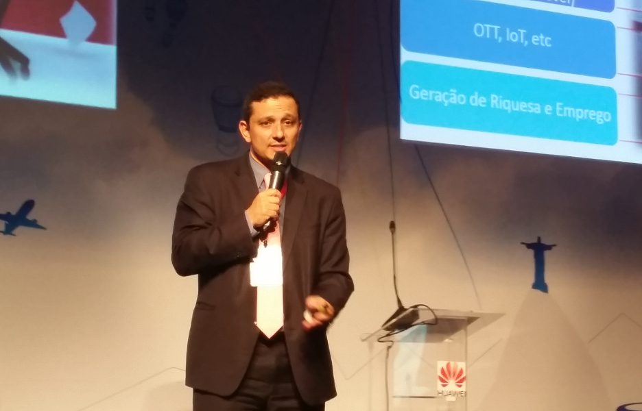 José Gontijo, diretor do Departamento de Indústria, Ciência e Tecnologia da Secretaria de Telecomunicações do Minicom