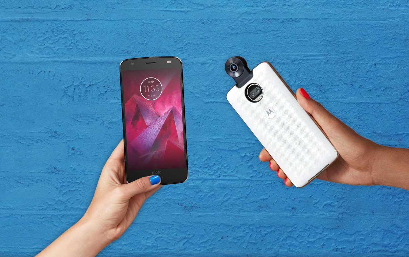 Novo smarphone da Motorola tem câmera dupla e tela super-resistente