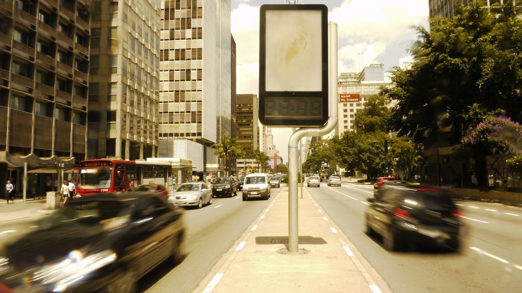 Relógios da Av. Paulista transformados em pontos WiFi