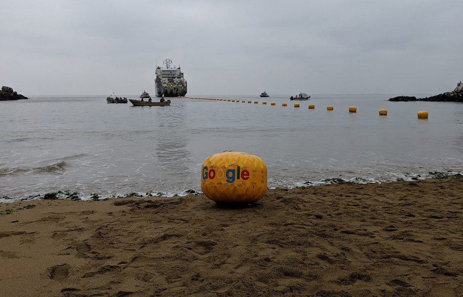 Google conclui instalação de cabo submarino ligando Chile aos EUA