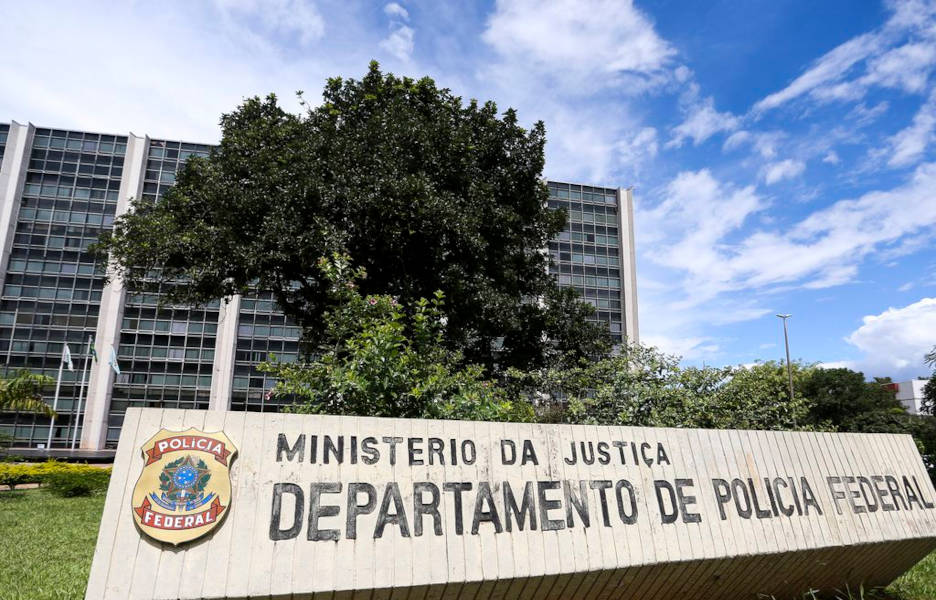 Polícia Federal faz operação contra ‘laranjas’ de contas bancárias - Crédito: Marcelo Camargo/Agência Brasil