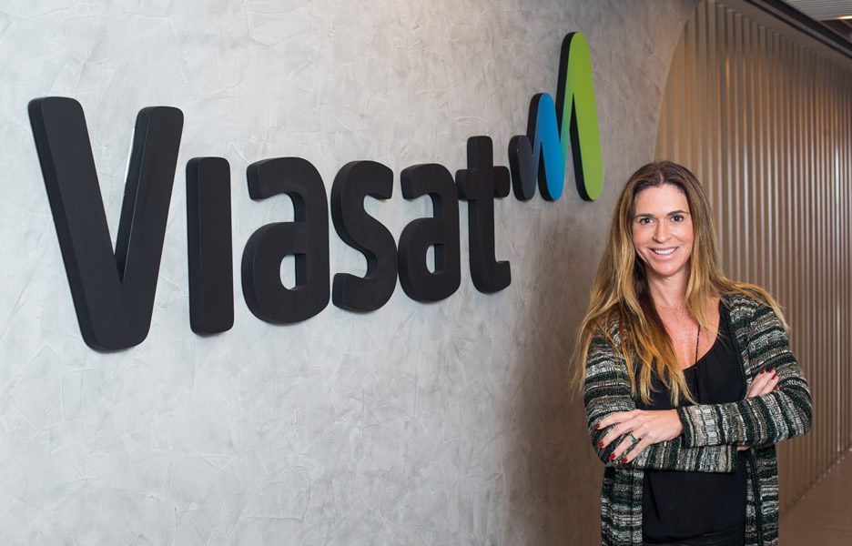 Juliana Teixeira, nova diretora de marketing e vendas da Viasat no Brasil - foto: divulgação