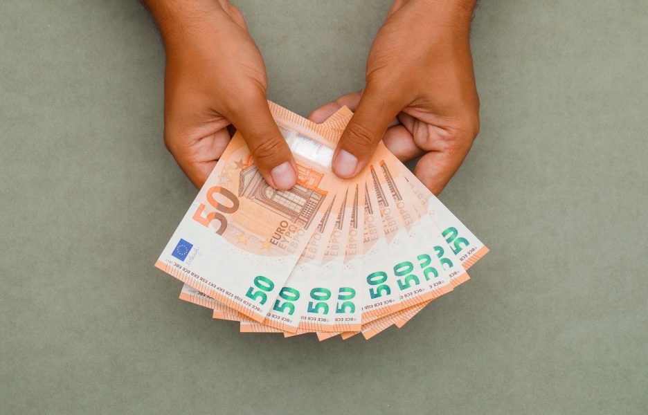 Grupo Enel negocia linha de crédito de 16 bilhões de euros