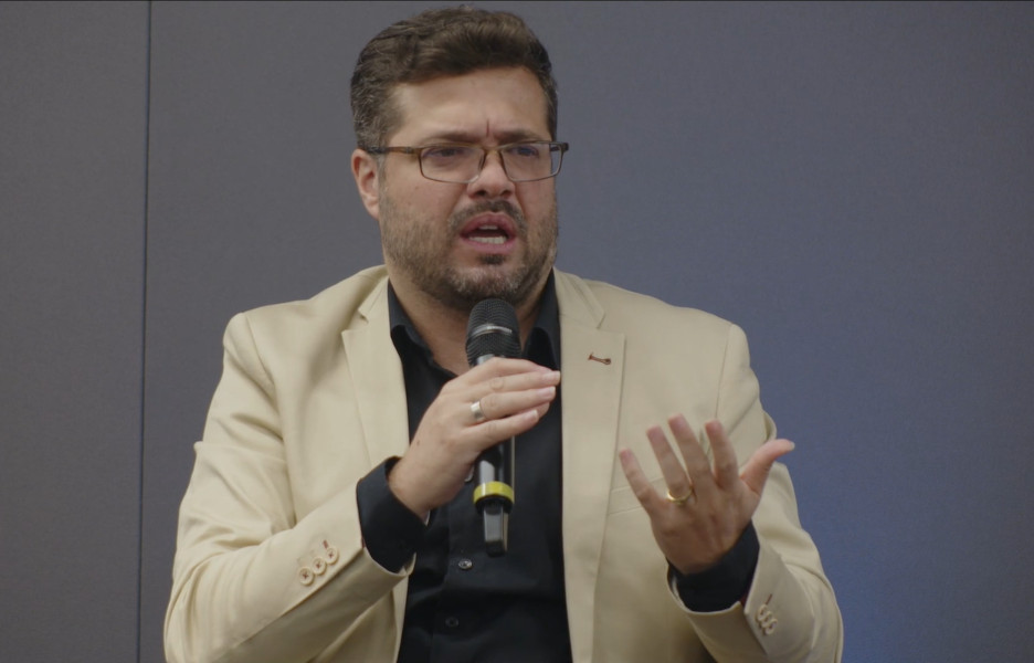 Abraão Balbino comenta a disputa entre teles e plataformas digitais