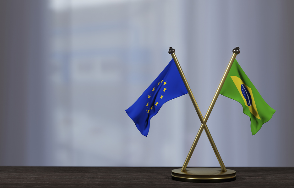 Debate compara experiência do Brasil e UE na regulação das plataformas digitais | Foto: Freepik