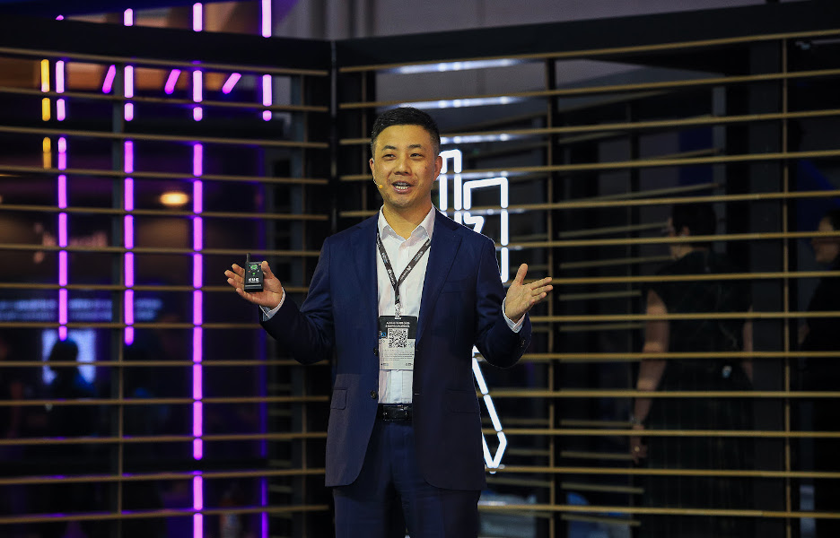 Jason Cao, CEO de Finanças Digitais Globais da Huawei, fala sobre IA generativa e bancos em painel do Febraban Tech