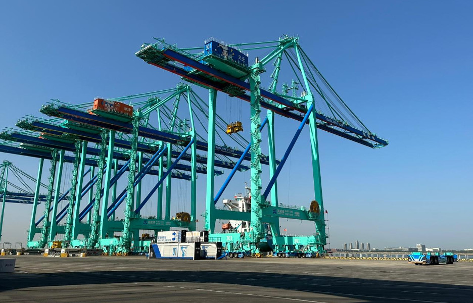 Terminal automatizado por 5G no Porto de Tianjin (China) (Foto: Divulgação)