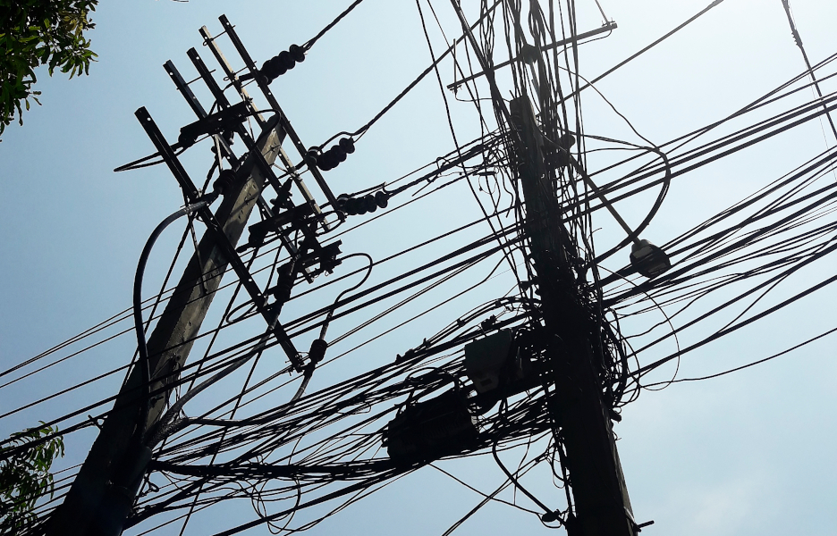 ISPs e redes neutras querem mudanças em regulamentação de postes
