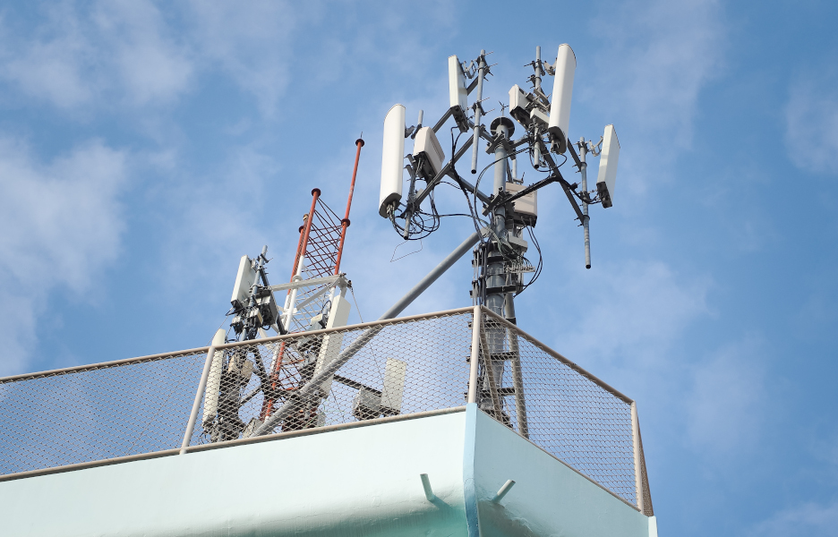 Aumentar a taxa de compartilhamento de torres pode ampliar a conectividade na América Latina, diz estudo
