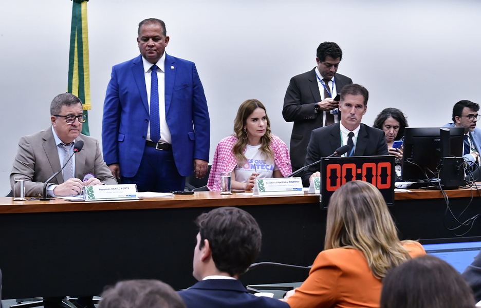 Emenda que veda contingenciamento do Fust tem como referência PL da presidente da CMO, Daniella Ribeiro (PSD/PB), ao centro. | Foto: Waldemir Barreto/Agência Senado 