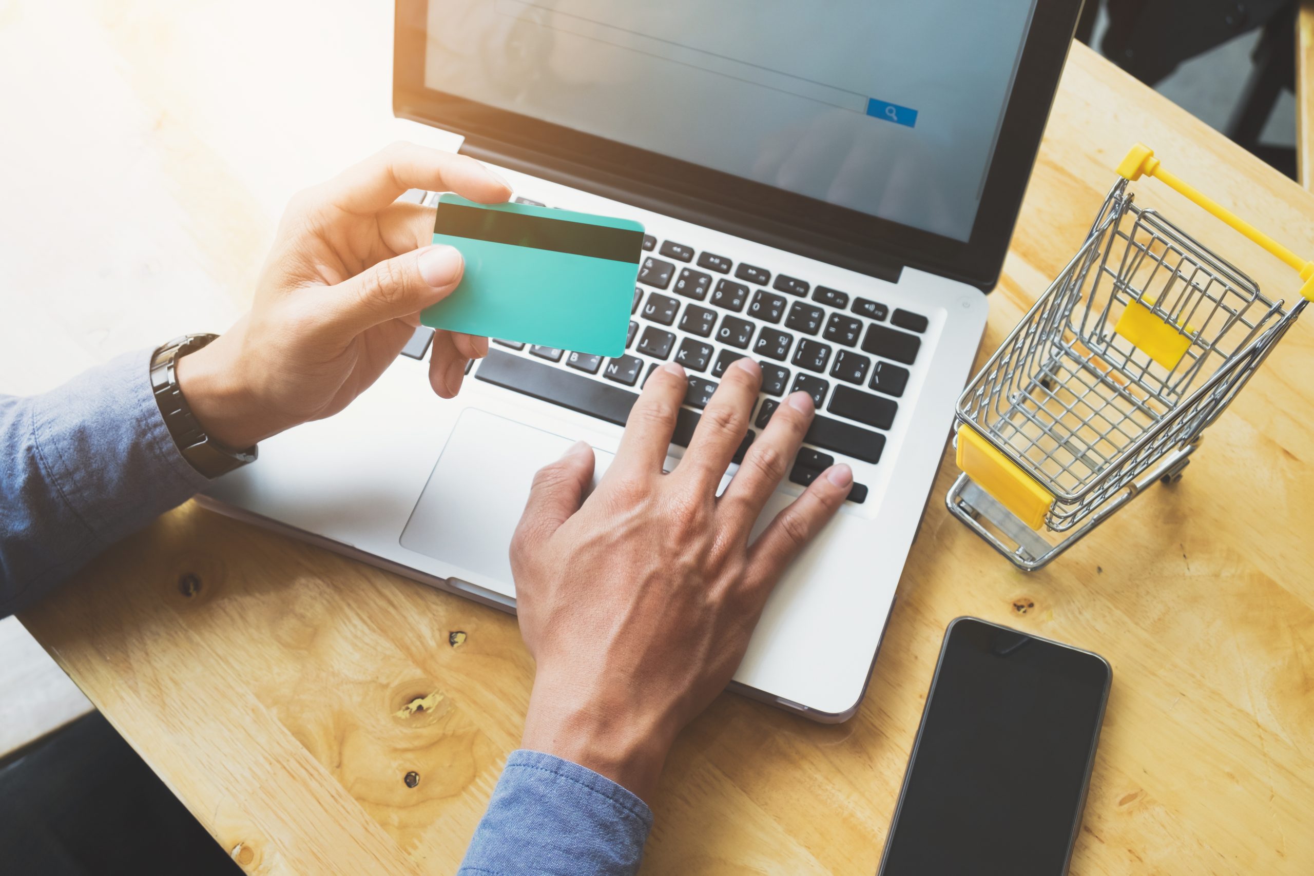 Dia do consumidor registra aumento de fraudes online