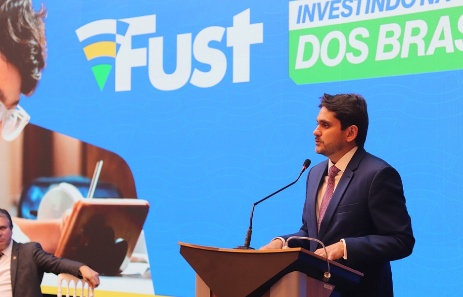 Juscelino Filho, ministro das Comunicações anuncia recursos do Fust para provedores do Rio Grande do Sul | Foto: Telesintese