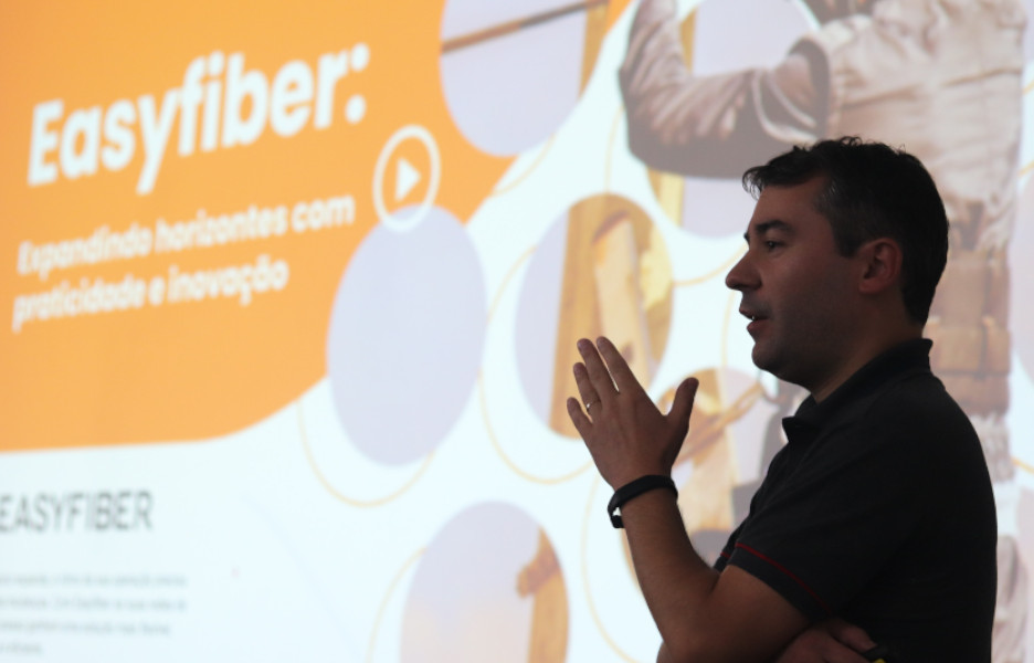 Xavier Chiron, gerente de Engenharia de Produto na Furukawa Electric LatAm, apresenta Easyfiber | Foto: Tele.Síntese
