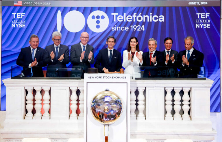 Telefónica S.A. (NYSE: TEF) Rings The Closing Bell® The New York Stock Exchange welcomes executives and guests of Telefónica S.A. (NYSE: TEF), today, Wednesday, June 12, 2024, to celebrate its 100th anniversary of founding. To honor the occasion, José María Álvarez-Pallete, Chairman, joined by Chris Taylor, NYSE Global Head of Advisory, rings the Closing Bell®. Photo Credit: NYSE