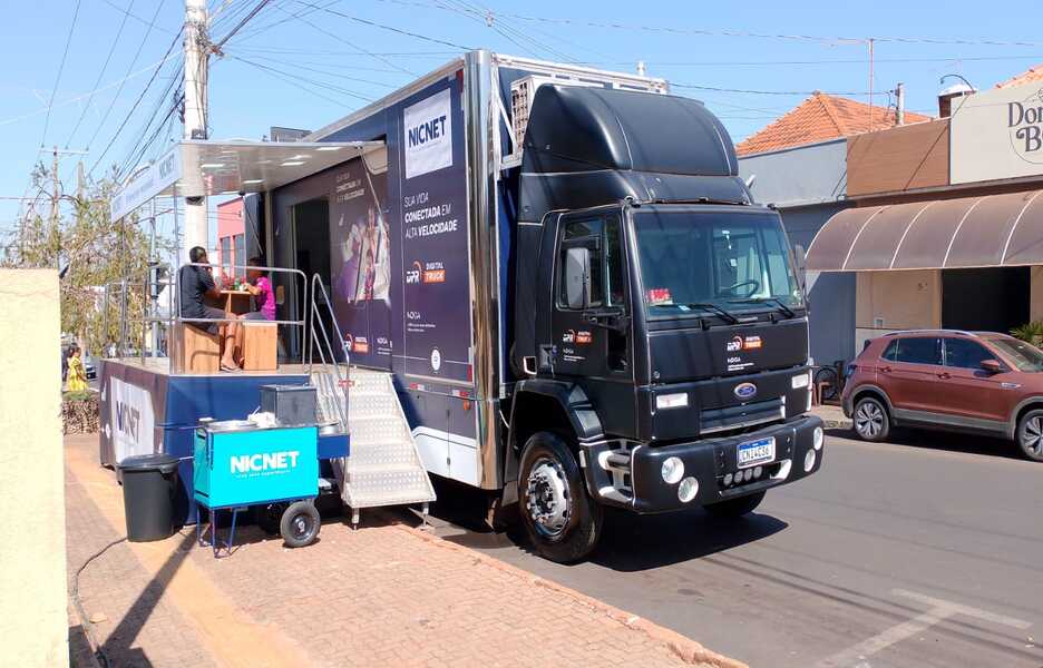 Nicnet lança rede no interior de SP com digital truck da DPR