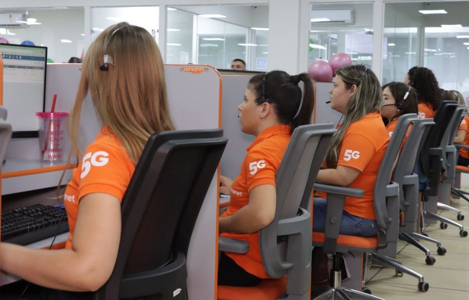 Brisanet inaugura central de atendimento em libras