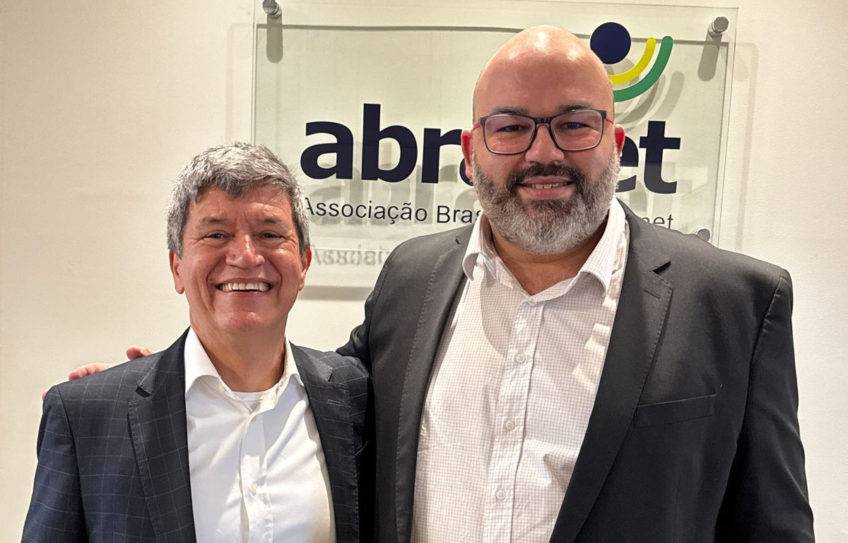 Gil Torquato (esq.) e Jessaias Arruda (dir.)