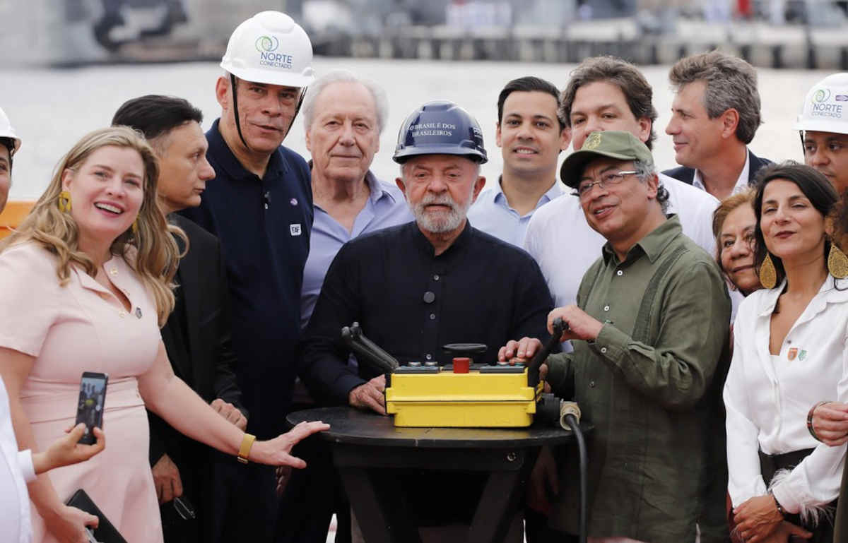 Lula inaugura Infovia 04