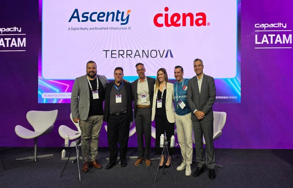 Capacity LATAM painel energia data centers
