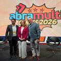 Gesiléia Teles, Renato Sales e Rodrigo Schuch no painel