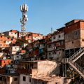 Torre celular favela