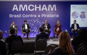 Pirataria AMCHAM